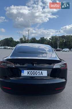 Седан Tesla Model 3 2019 в 