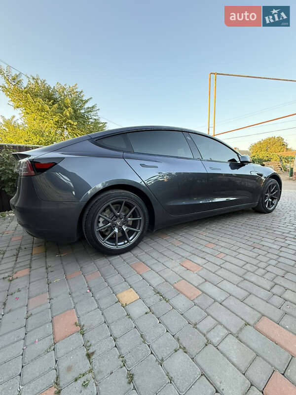 Седан Tesla Model 3 2021 в Одесі