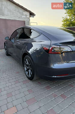 Седан Tesla Model 3 2021 в 
