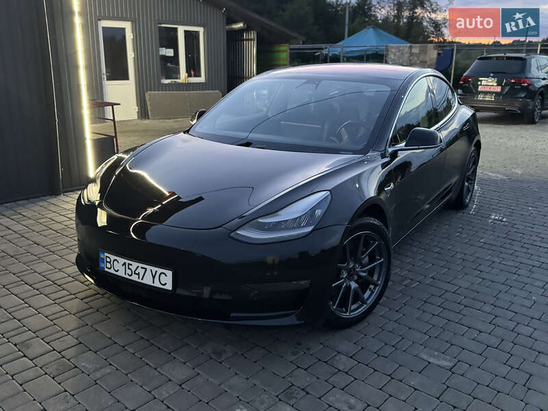 Седан Tesla Model 3 2018 в Яворове