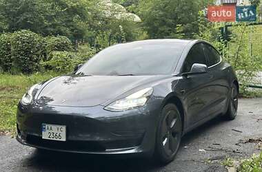 Седан Tesla Model 3 2023 в 