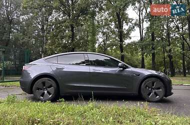 Седан Tesla Model 3 2023 в 