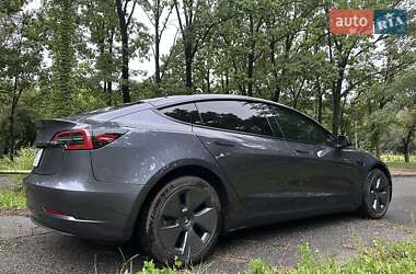 Седан Tesla Model 3 2023 в 