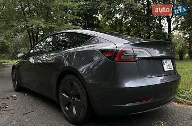 Седан Tesla Model 3 2023 в 