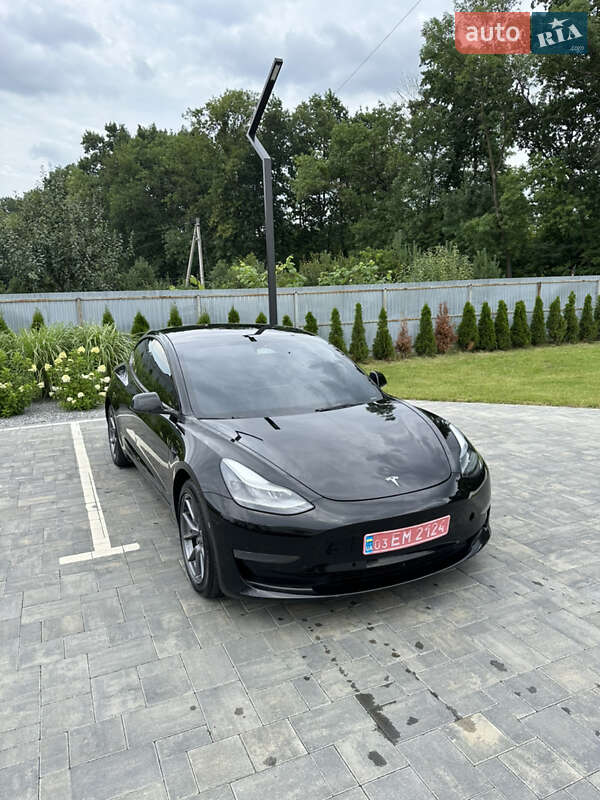 Седан Tesla Model 3 2022 в Луцьку