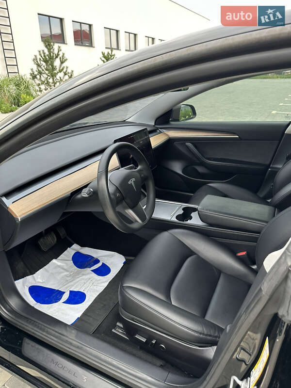 Седан Tesla Model 3 2022 в Луцьку