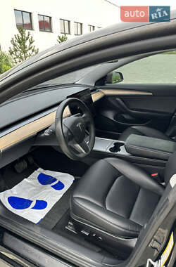 Седан Tesla Model 3 2022 в 