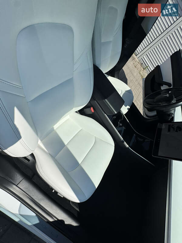 Седан Tesla Model 3 2019 в Дніпрі