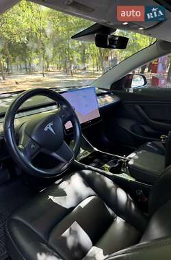 Седан Tesla Model 3 2019 в 