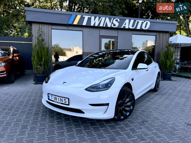 Седан Tesla Model 3 2022 в Одессе