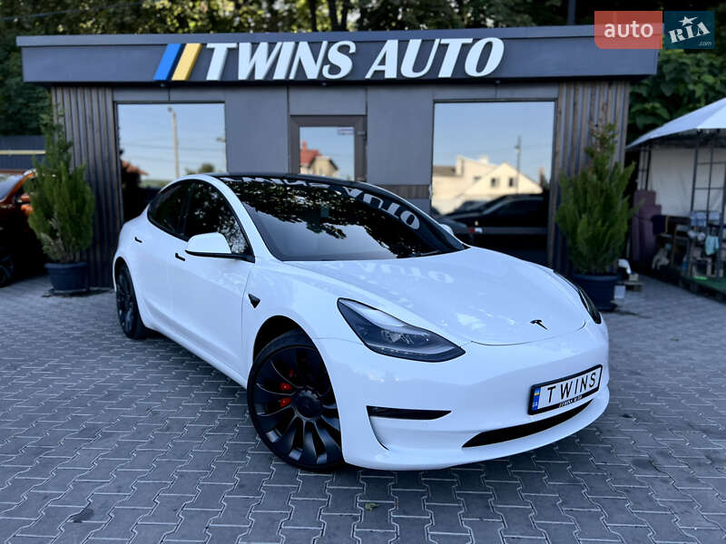 Седан Tesla Model 3 2022 в Одессе