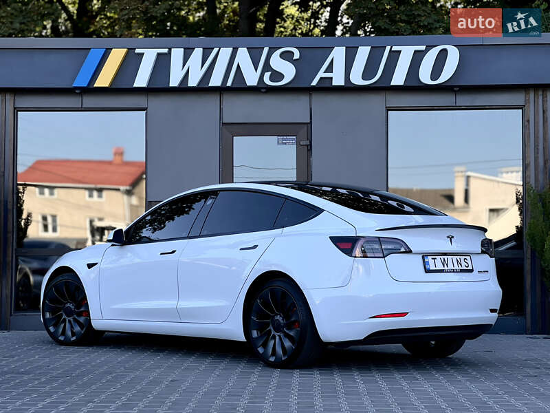 Седан Tesla Model 3 2022 в Одессе