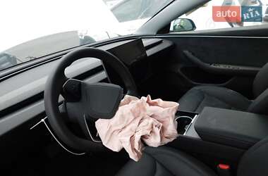 Седан Tesla Model 3 2024 в 