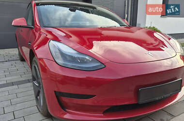 Седан Tesla Model 3 2021 в 