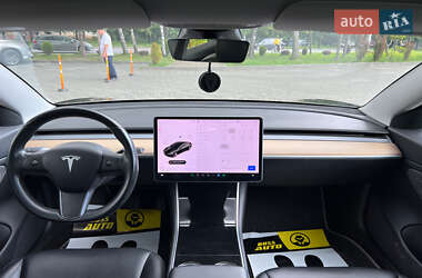 Седан Tesla Model 3 2018 в 