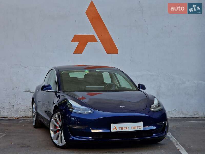 Седан Tesla Model 3 2018 в Одесі
