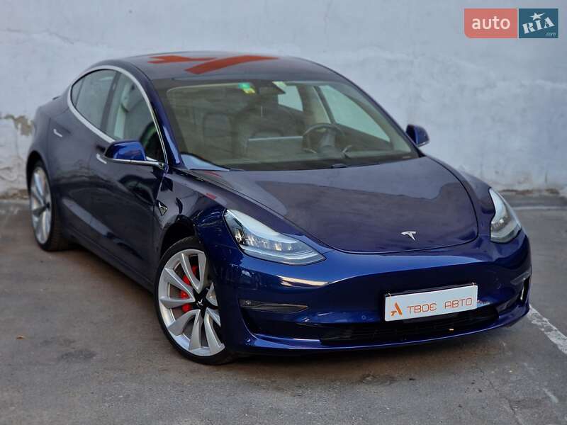 Седан Tesla Model 3 2018 в Одесі