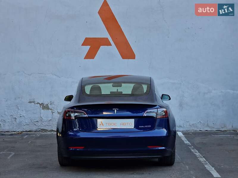 Седан Tesla Model 3 2018 в Одесі