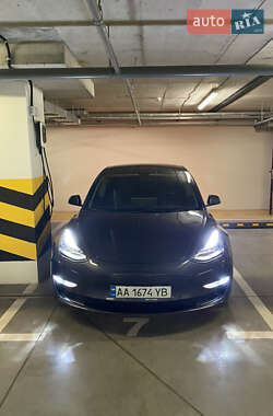 Седан Tesla Model 3 2019 в 
