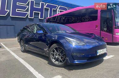 Седан Tesla Model 3 2023 в Киеве