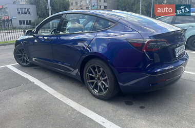 Седан Tesla Model 3 2023 в Киеве