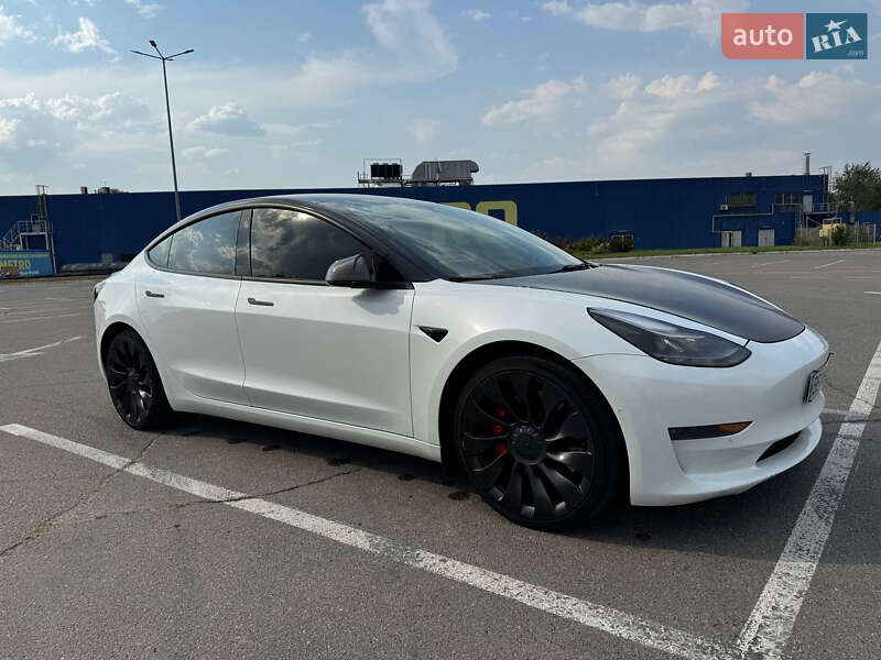 Tesla Model 3 2022
