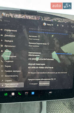 Седан Tesla Model 3 2022 в 
