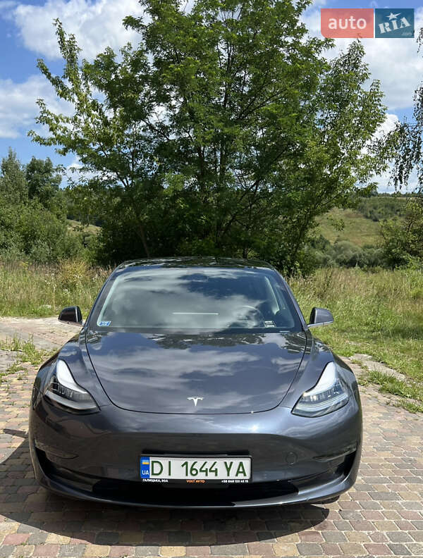 Седан Tesla Model 3 2019 в Ивано-Франковске