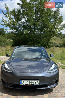 Седан Tesla Model 3 2019 в 