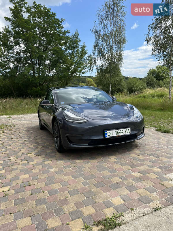Седан Tesla Model 3 2019 в Ивано-Франковске