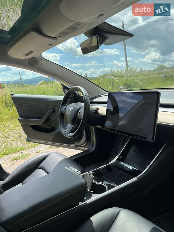 Седан Tesla Model 3 2019 в Ивано-Франковске