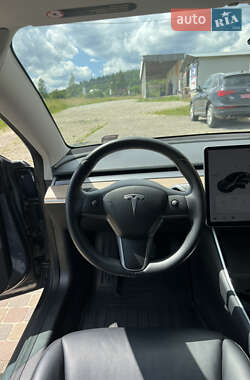 Седан Tesla Model 3 2019 в 