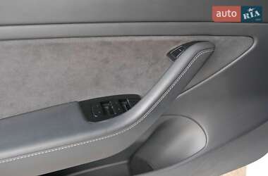 Седан Tesla Model 3 2019 в 