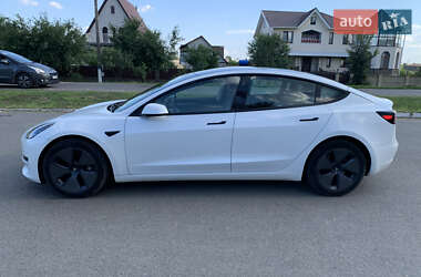 Седан Tesla Model 3 2021 в 