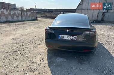 Седан Tesla Model 3 2020 в 