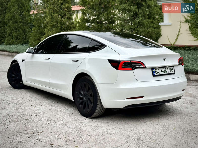 Седан Tesla Model 3 2021 в Днепре