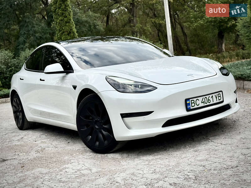 Седан Tesla Model 3 2021 в Днепре