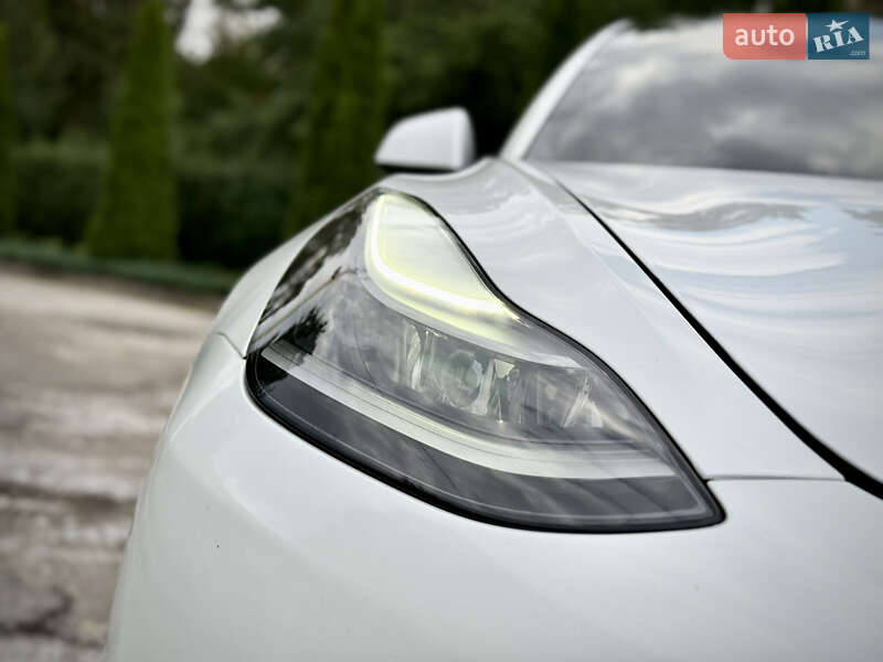 Седан Tesla Model 3 2021 в Днепре
