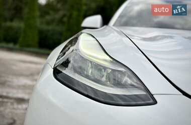 Седан Tesla Model 3 2021 в 