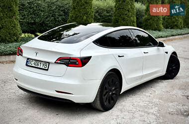Седан Tesla Model 3 2021 в 