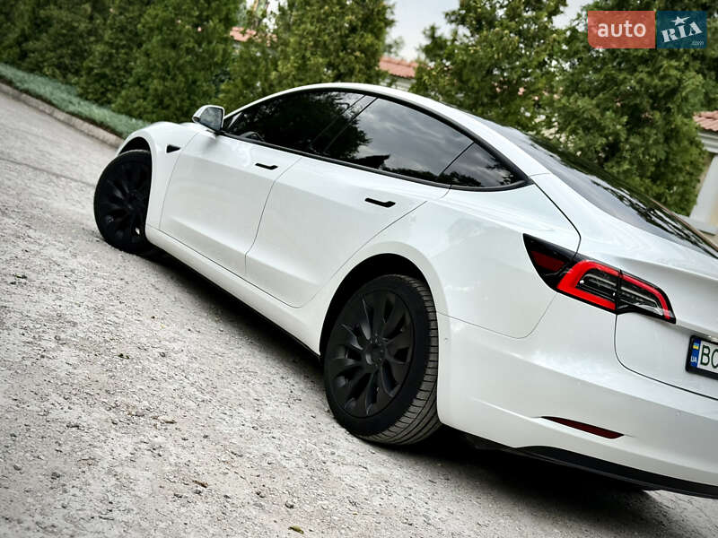 Седан Tesla Model 3 2021 в Днепре