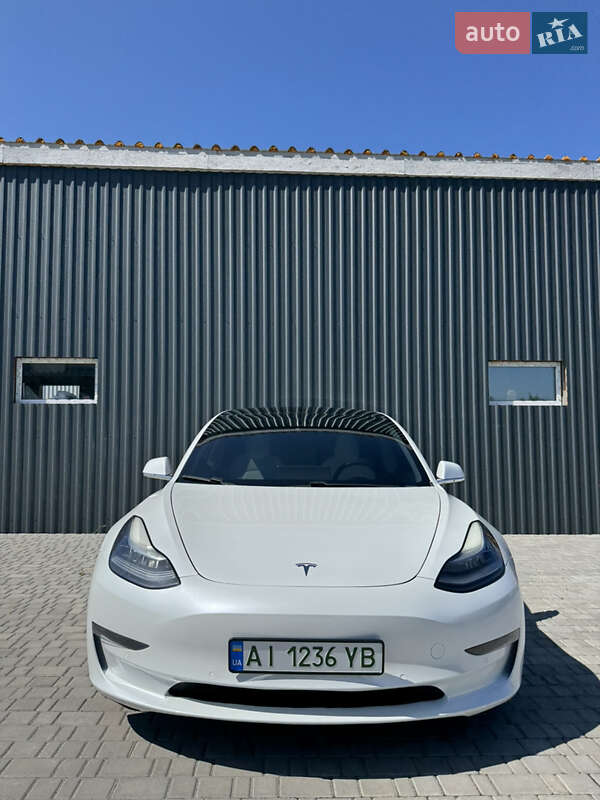 Седан Tesla Model 3 2020 в Белой Церкви