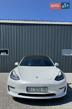 Седан Tesla Model 3 2020 в 