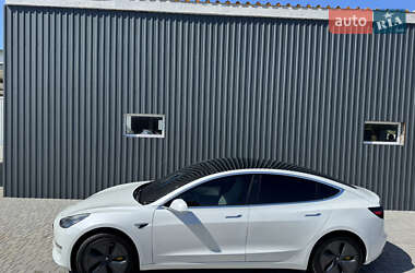 Седан Tesla Model 3 2020 в 
