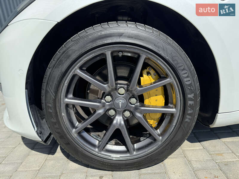 Седан Tesla Model 3 2020 в Белой Церкви