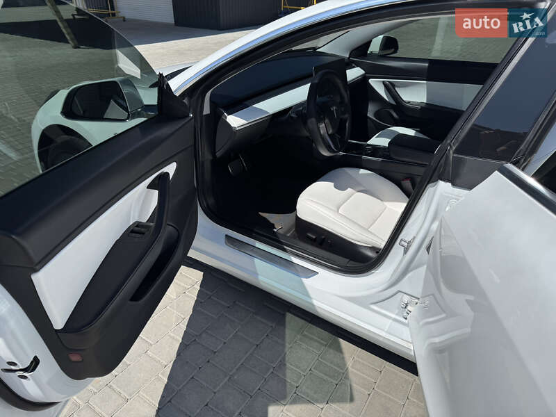 Седан Tesla Model 3 2020 в Белой Церкви