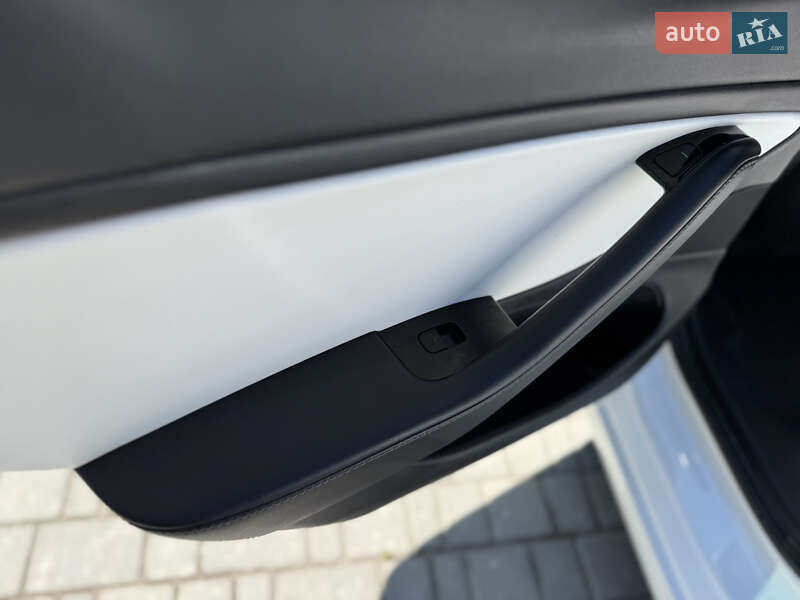 Седан Tesla Model 3 2020 в Белой Церкви