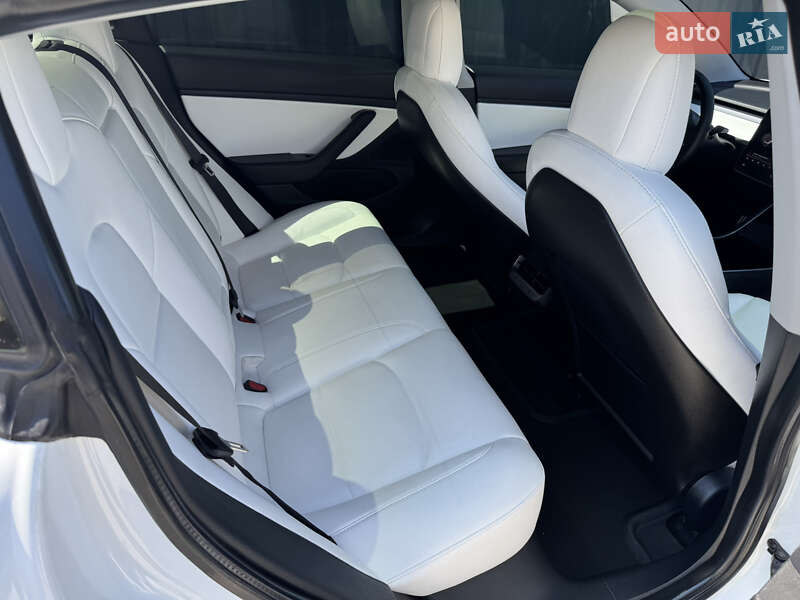 Седан Tesla Model 3 2020 в Белой Церкви