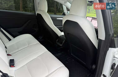 Седан Tesla Model 3 2021 в 
