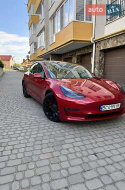 Седан Tesla Model 3 2021 в 